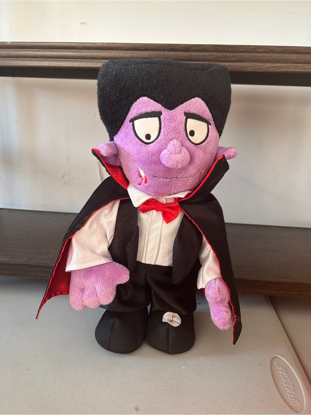 Halloween Vampire Dracula Plush moves and sings to Thriller